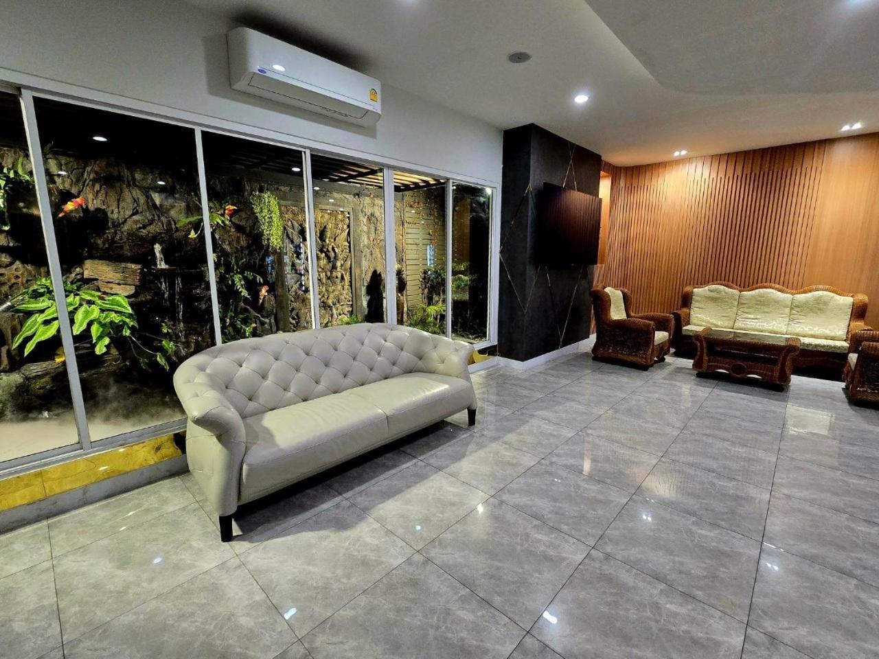 Lhc Hotel And Resort パッタヤー エクステリア 写真